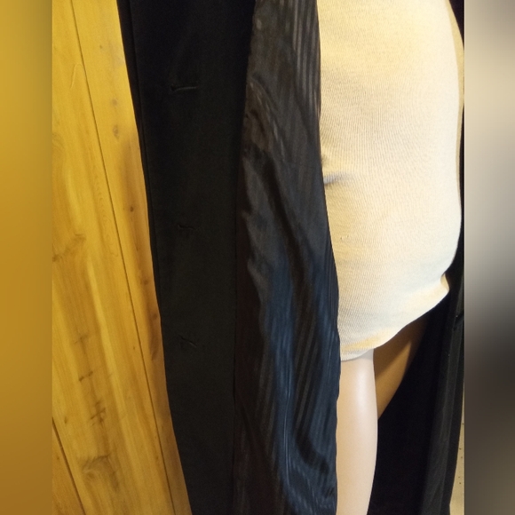 Jones NY Woman's full length coat - Picture 3 of 8